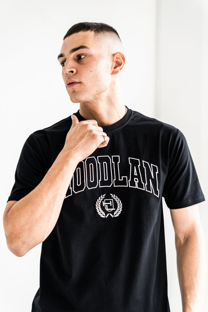 HOODLAN GRADUATE TEE - Black